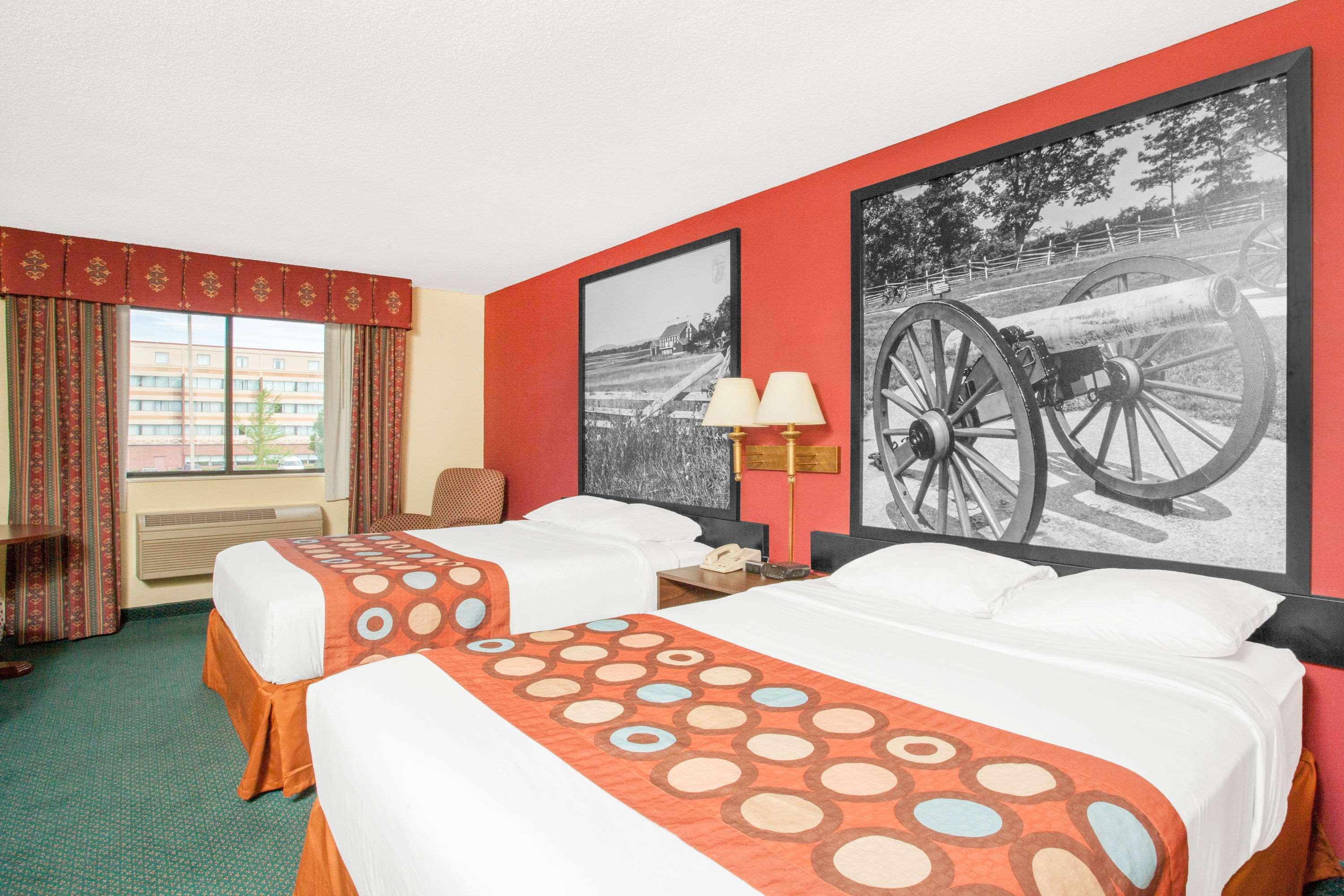Super 8 By Wyndham Hotel