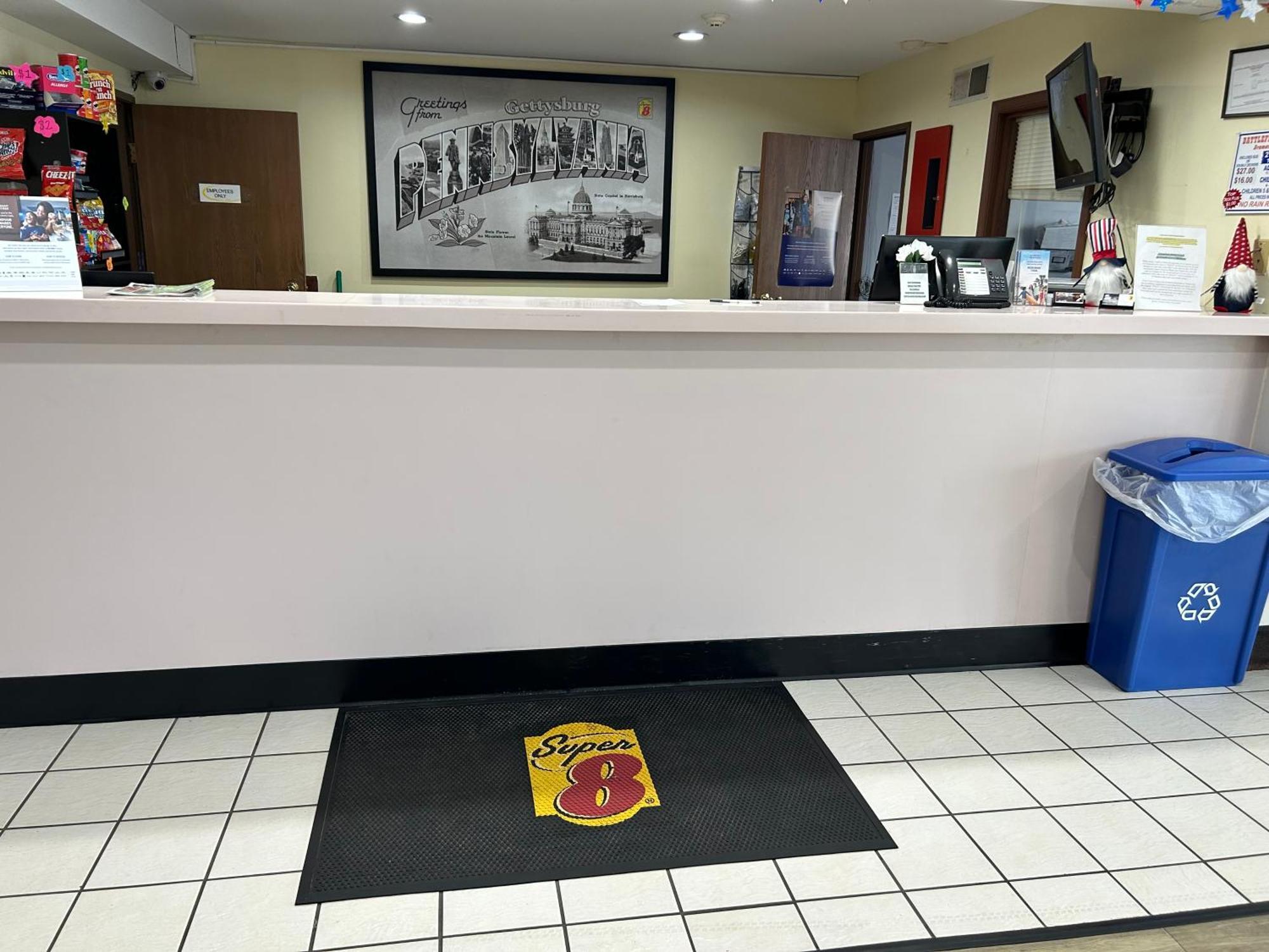 Super 8 By Wyndham Hotel 2*
